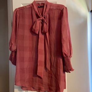 Rose blouse with bow